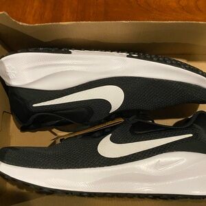 Nike Revolution 7 Men’s Size 10